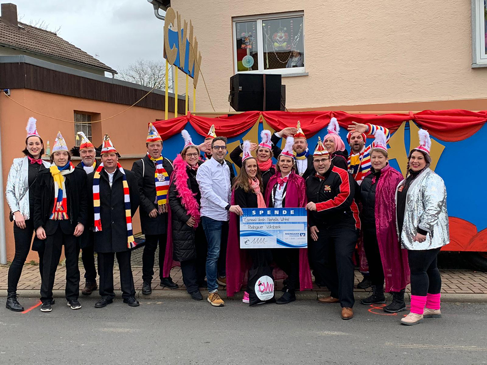 Rheingauer Volksbank übergibt Spende an Winkeler Carnevalverein r Volksbank übergibt Spende an Winkeler Carnevalverein